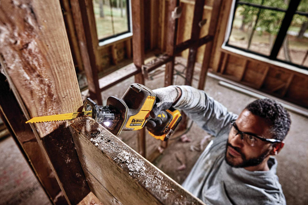 Cordless One-Handed Reciprocating Saw Kit W894272