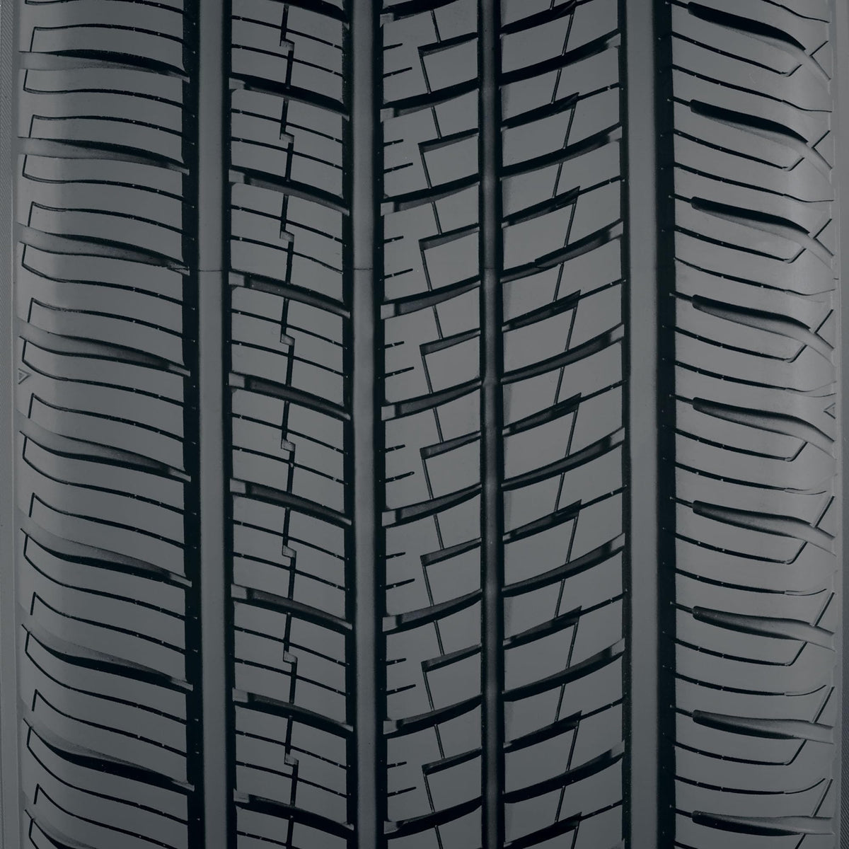 215/60R16 95V Tire Q614